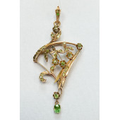 Золотая подвеска 56° с демантоидами